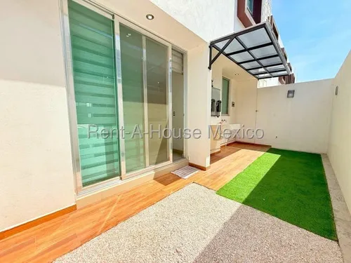 Casa En Renta En Zakia Querétaro. Sr