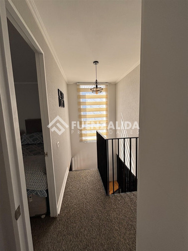 Casa En Venta De 3 Dorm. En Isla De Maipo