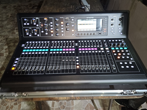 Consola Midas M32 De Mezcla 220v + Anvil De Transporte