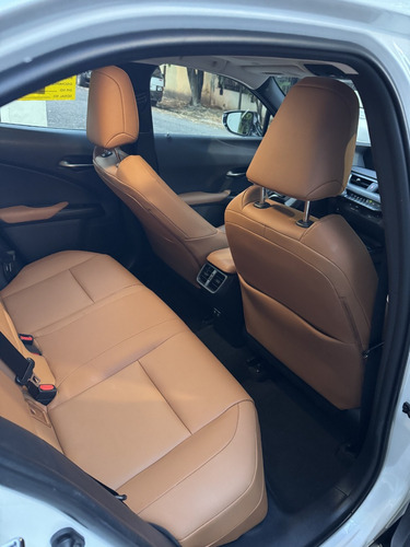 Lexus Ux200 2020