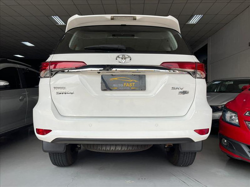 Toyota Hilux SW4 2.7 Srv 7 Lugares 4x2 16v