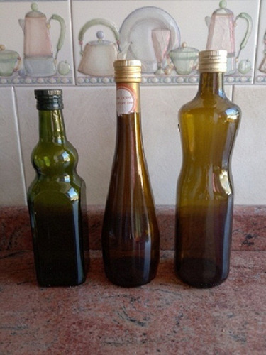 Botellas De Vidrio Vacías Con Tapa. Eran De Aceite Oliva *