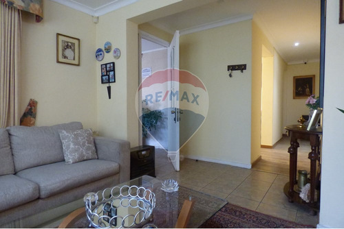 Casa 2 Pisos, Venta, 4d, 3b, 3e. Ñuñoa