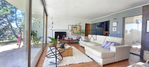 Casa En Venta De 5 Dorm. En Limache