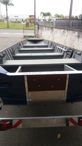 Imagem 9 de 10 de Barco De Aluminio Com Carreta Sem Motor
