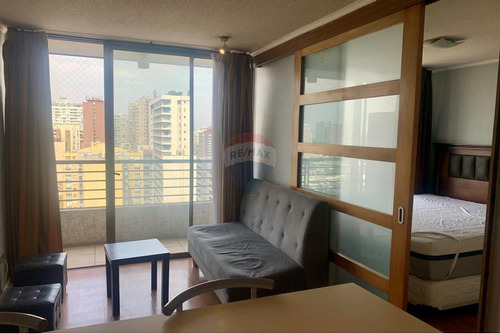 Un Dormitorio, Vicuña Mackenna Con Marin !!