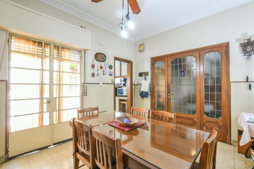 Imagen 9 de 30 de Casa En Planta Alta En Venta Tres Dormitorios Con Terraza Y Parrillero Microcentro