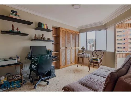 Apartamento En Sector De Laureles(mls#245497)