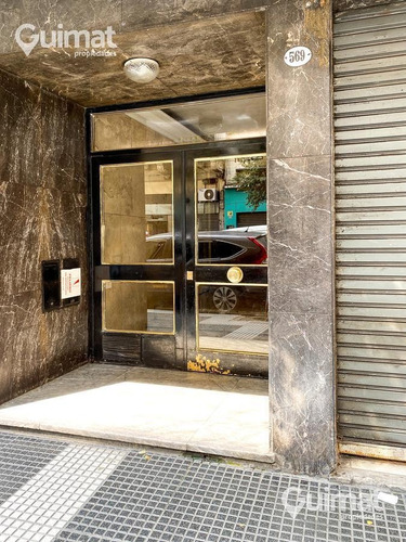 Imagen 20 de 21 de Once 4 Ambientes Baño Toilette Balcon Al Frente Cocina Y Baños Reciclados