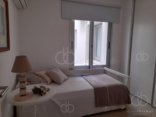 Imagen 22 de 23 de Punta Del Este , Mansa, Apartamento Con Servicios Y Bajos Costos Comunes-- Ref: 54644