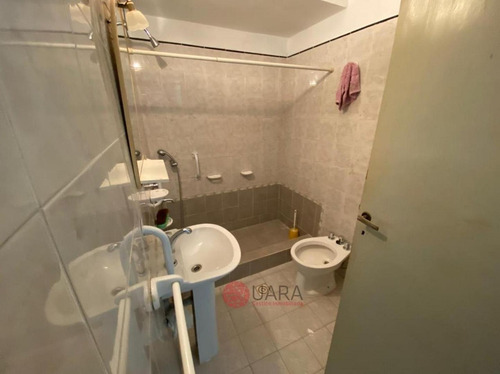 Imagen 12 de 21 de Casa En Venta Ph Frente Clinica V. Sarsfield (ref #3135)