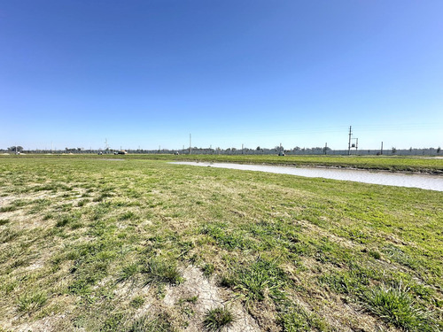 Lote Sobre La Laguna En Venta, Don Armando Club De Campo