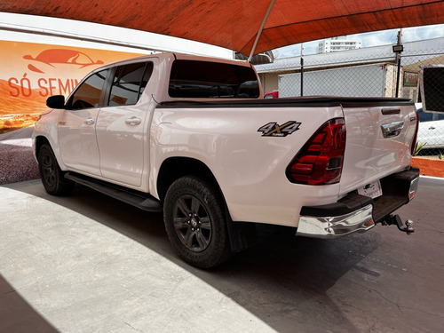 Toyota Picape Cabine Dupla SR 2.8 TDI CD 4x4 (Aut)