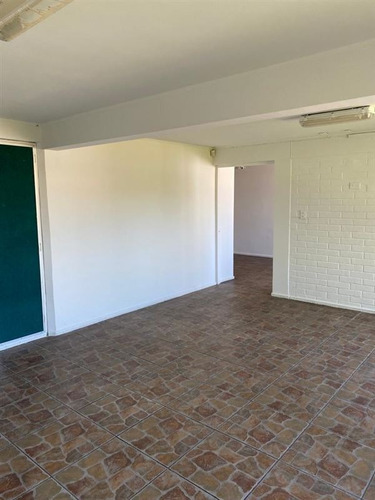 Casa Comercial Tres Piso , 3 Amplias Sala De Espera .