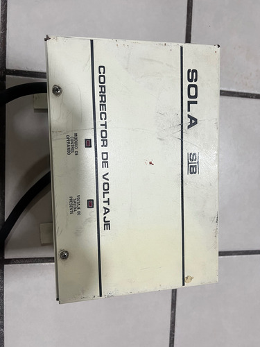 Corrector De Voltaje Isb Sola Basic (Usado)