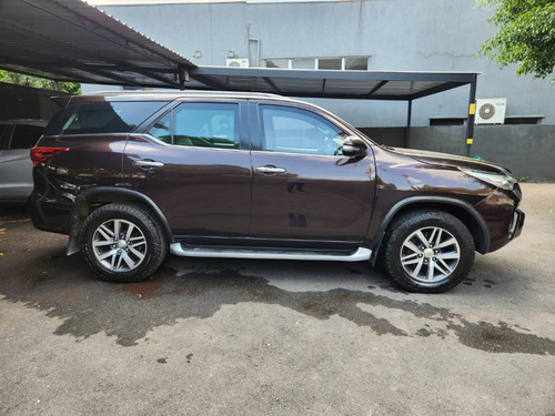 Toyota SW4 2.8 Tdi Srx 7l 4x4 Aut. 5p