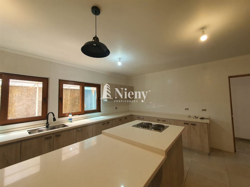 Casa En Venta De 6 Dorm. En Machalí, Condominio Doña Matilde
