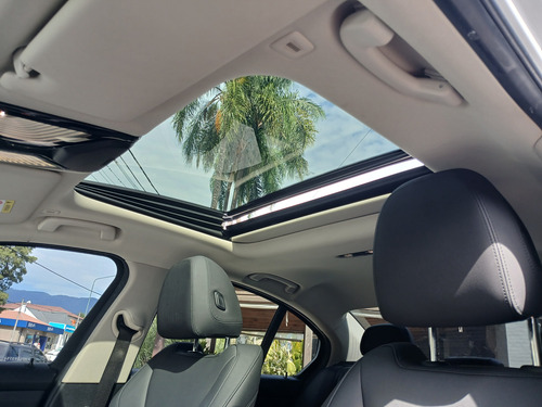 BMW Serie 3 3.0 330i Sedan Sport 252cv