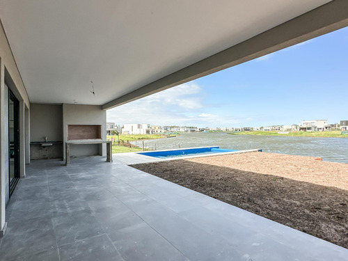 Venta Casa A La Laguna - Barrio Santa Ana Tigre