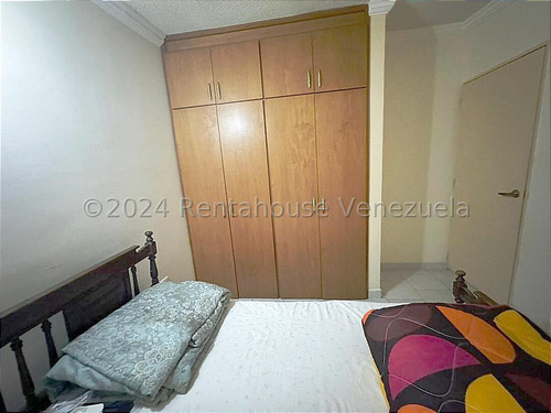 Dennymar, Vende Hermosa Casa En Urb Villas De Yara Posee 200m2, Compuesta Por 3 Habitaciones 3 Baños Vigilancia Las 24 Horas Alta Seguridad Bellas Areas Comunes B4a29060