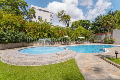 Ms: 24-645 En Venta Espectacular Pent-house En Altamira. A=810m2, 4h, 7b, 4p.