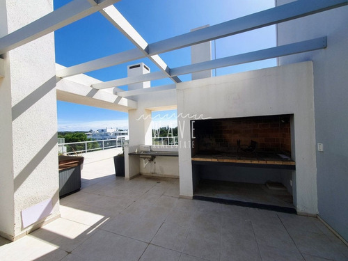Imagen 24 de 30 de Venta De Apartamento Penthouse Dúplex De 4 Dormitorios Y 6 Baños En Suite, Frente Al Mar En Punta Del Este.