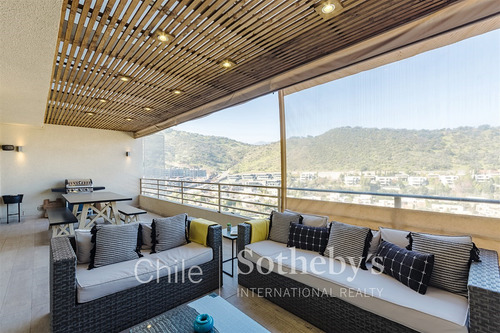Casa En Venta De 3 Dorm. En Lo Barnechea