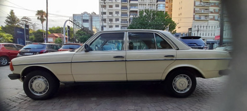 Imagen 8 de 18 de Mercedes Benz 250 4p 1979