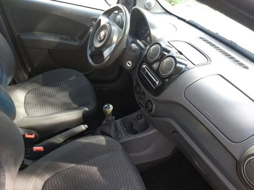 Fiat Palio Attractive 2013, 61000 Kilómetros, Color Negro
