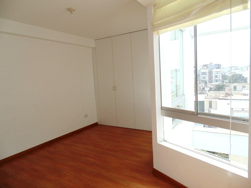 Imagen 10 de 26 de Venta De Hermoso Y Amplio Dpto. Duplex C/estac. En Urb. Vista Alegre Surco