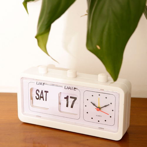 Relógio De Mesa Retrô Com Mudança De Data/dia E Volta