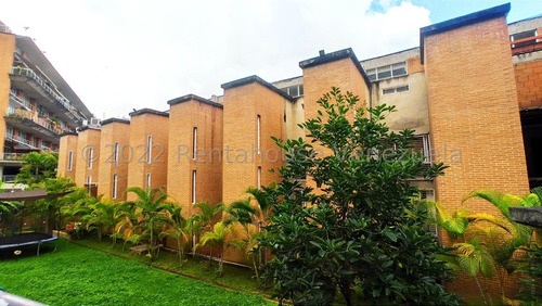 Townhouse  En  Venta  En  El Hatillo    #24-21036