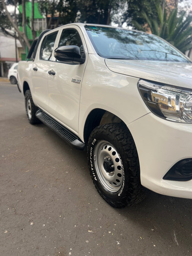 Toyota Hilux 2.7 Cabina Doble Base Mt