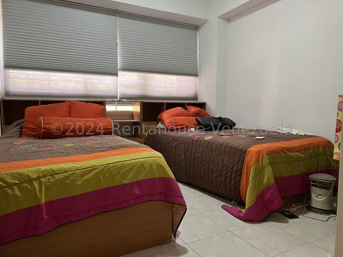 Se Vende Bello Apartamento En Las Esmeraldas Mls 24-22052