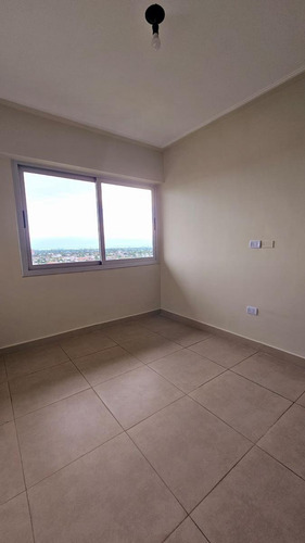 Alquiler! Departamento De Categoría Tipo Dúplex De 2 Dormitorios En Lavalle Al 1100, Barrio Sur