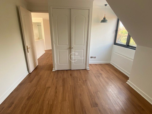 Casa En Venta De 4 Dorm. En Lo Barnechea