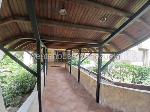 Aslibel Melendez Asesor De Renta Housa Ofrece Amplio Y Luminoso Apartamento Que Ofrecen Una Vista Espectacular De La Ciudad