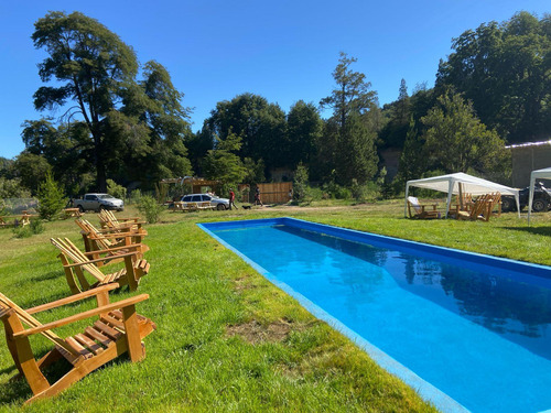 Hermoso Camping Con Complejo De Dormís Y Piscina