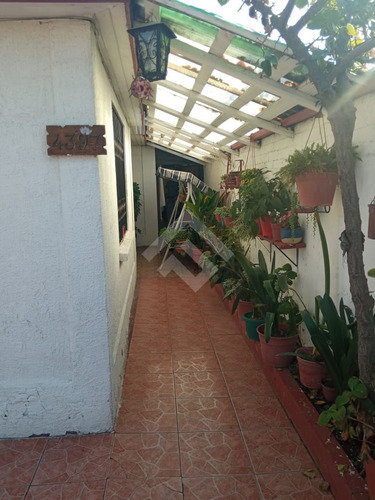 Casa En Venta De 3 Dorm. En Macul