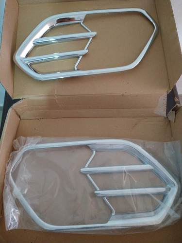 Imagen 3 de 4 de Ford Escape Halogeno Fog Light Luces Ribete Marco Cromado