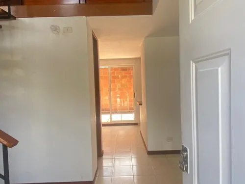 Casa En Venta En Jardines De La Católica. Cod V11893