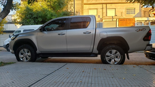 Toyota Hilux Srv 4x4