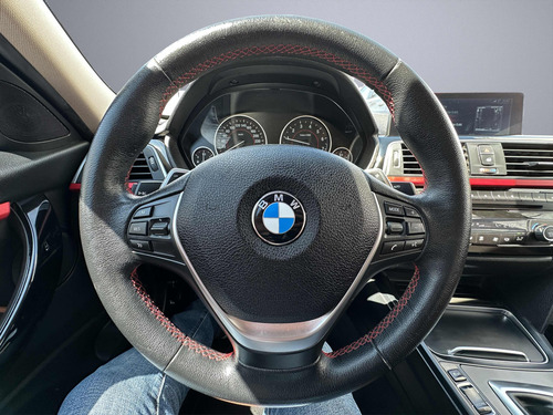 BMW Serie 3 2.0 330ia Sport Line At
