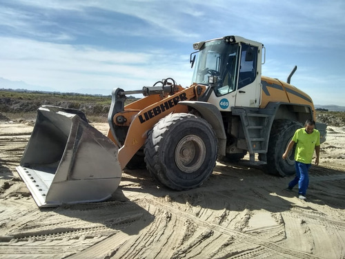 Pá Carregadeira Liebherr 556 Ano 2015