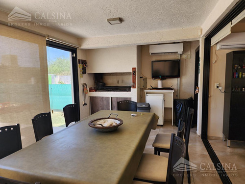 Villa Catalina - Casa En Venta 3 Dormitorios