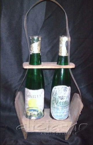 Botellas Miniaturas Mistela Y Jerez Caja De Madera Antiguas