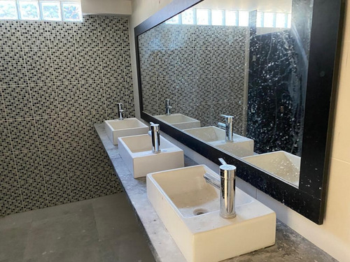 Imagen 9 de 12 de Amplio Salón - Oficina - Ituzaingó Norte - Venta - Alquiler - 700 M2 P Alta