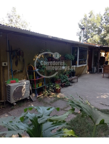 Casa En Venta De 4d En Terreno De 1.038 M2 En Requínoa
