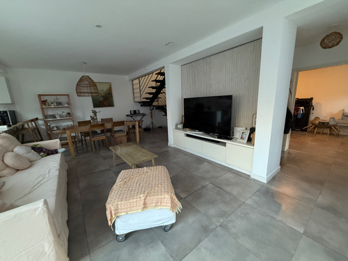 Venta Duplex Tipo Casa Complejo Cerrado Banfield Pileta