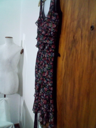 Vestido Con Volados Flores Pequeñas De Axila A Axila 42 Cm